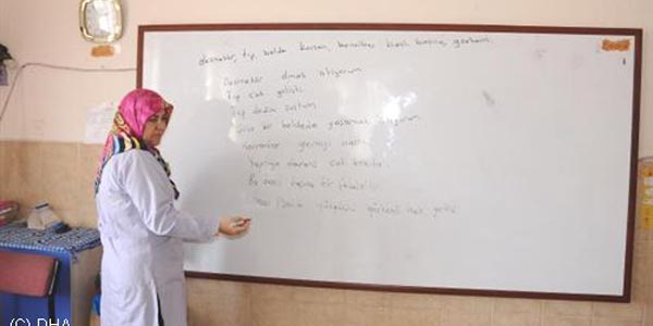 Nevşehir'de memurlardan 'serbest kıyafet' eylemi