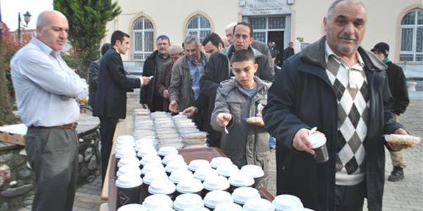 Cami cemaatine Çanakkale menüsü