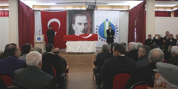 Eski Bakan Refaiddin Şahin için tören