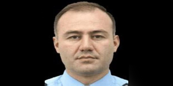 Polis memuru görev başında kalp krizi geçirdi