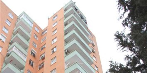 Lise öğrencisi 10. kattan atlayarak intihar etti