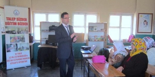 Gediz'de 'bilinçli veli başarılı öğrenci' semineri