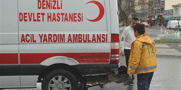 Hastaya giden ambulans kaza yaptı