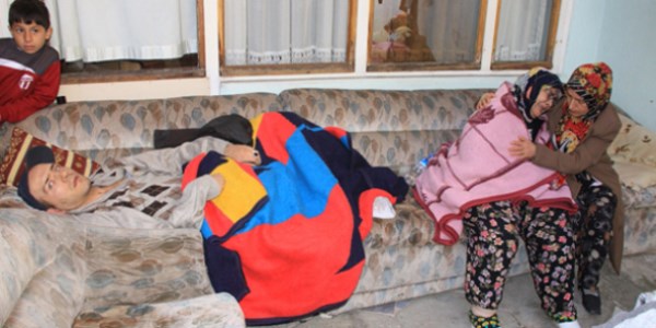 Küle dönen evde yatalak hasta camdan kurtarıldı