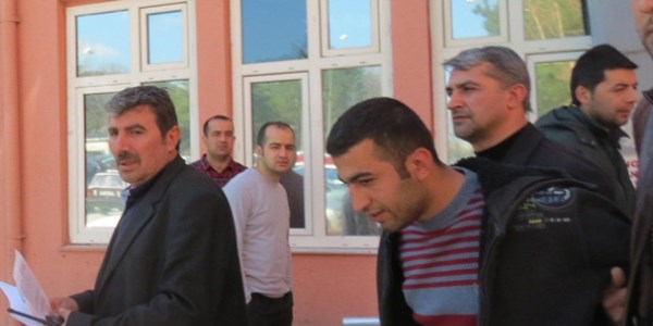 Kız meselesi yüzünden kavga