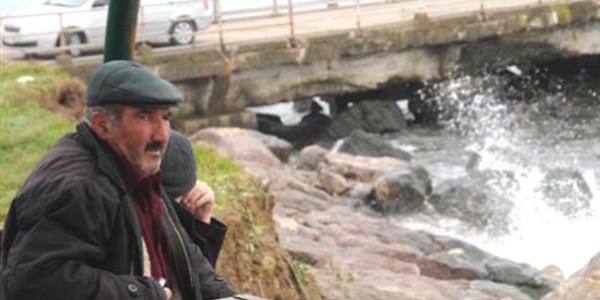 Oğlu denizde kaybolan baba umutla bekliyor