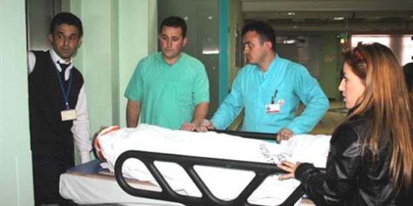 2 öğrenciye çarpıp kaçtı