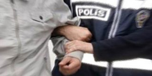 Belediye önünde bombalı saldırı düzenleyeceğini iddia eden şahıs yakalandı