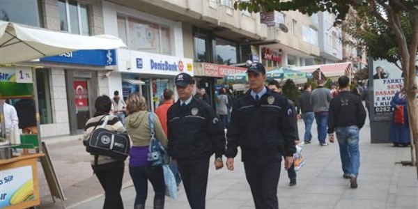 Çorlu Emniyeti mutlu aileler oluşturmak için seferber oldu