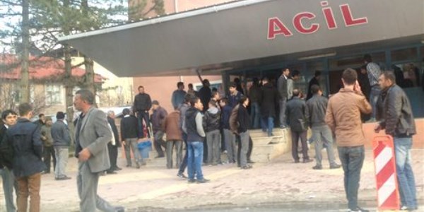 Liseli öğrencilerin bıçaklı kavgası: 1 ölü