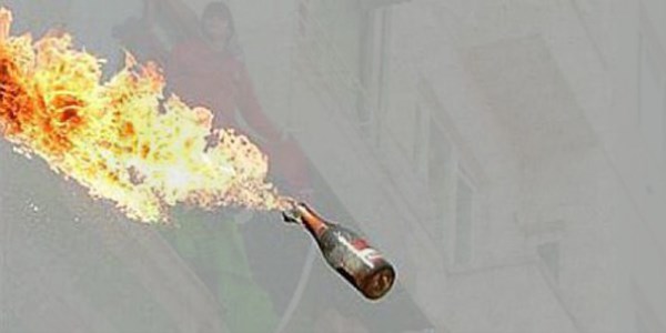Cizre'de maskeli bir gruptan izinsiz gösteri