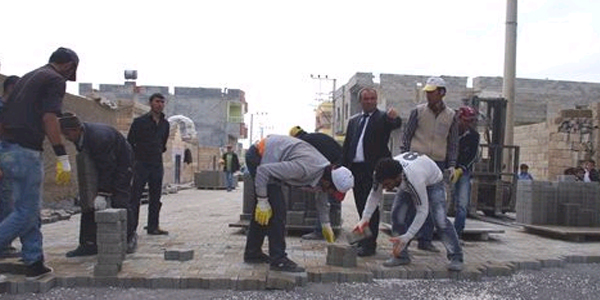 Viranşehir'de kilitli parke taşı çalışmaları