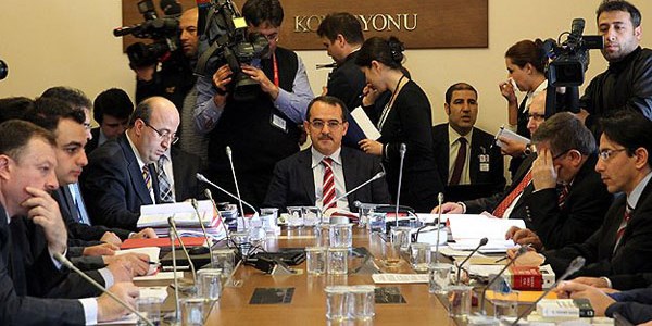 '4. Yargı Paketi' komisyon görüşmeleri devam ediyor..
