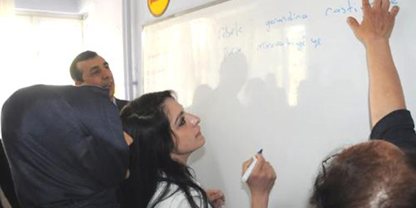 BDP'li Belediye, sembolik 'Kürtçe Ders' başlattı