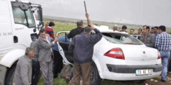 Trafik kazasında 2 polis şehit oldu
