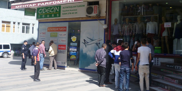 Olası bir bıçaklama polis tarafından engellendi