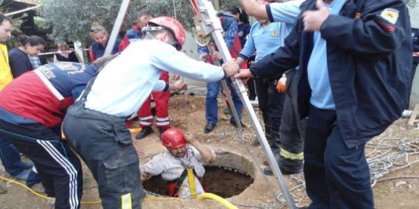 10 metrelik kuyudan itfaiye çıkarttı
