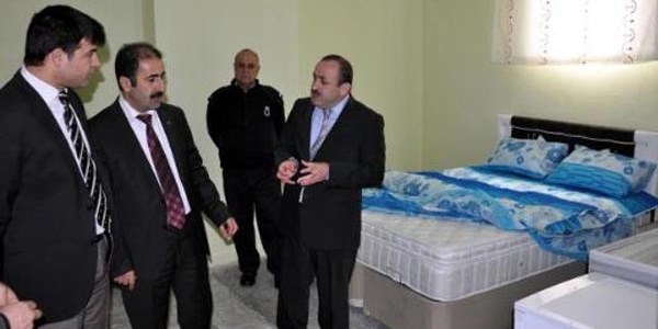 Hükümlüler eşleriyle bu odada görüşecek