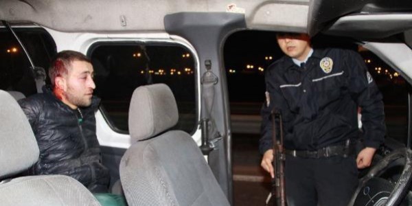 Alkollü ve ehliyetsiz sürücü polisten kaçamadı