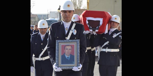 Polis memuru Mustafa Sünbül için emniyette tören