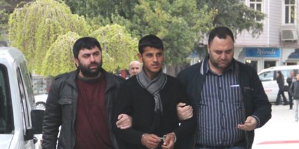 Gazeteciyi darp edenler yakalandı