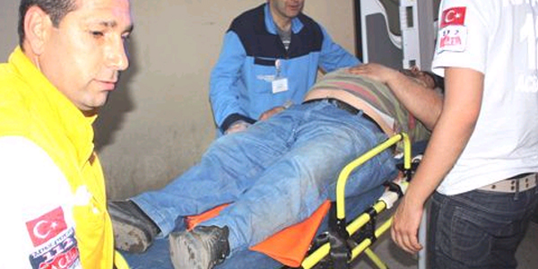 Minibüs ile motosiklet çarpıştı: 1 yaralı