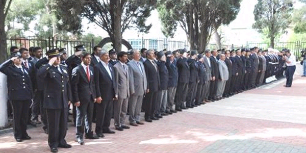Şanlıurfa'da polisler şehitliği ziyaret etti
