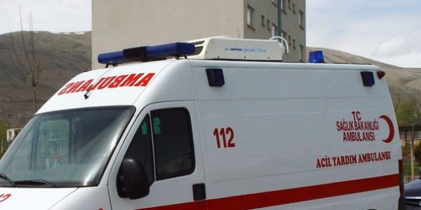 Hasta tayan ambulans takla att: 5 yaral