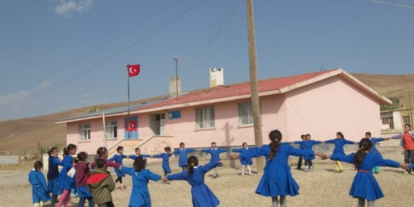 Öğretmene zorunlu hizmet zaten var ve uygulanıyor