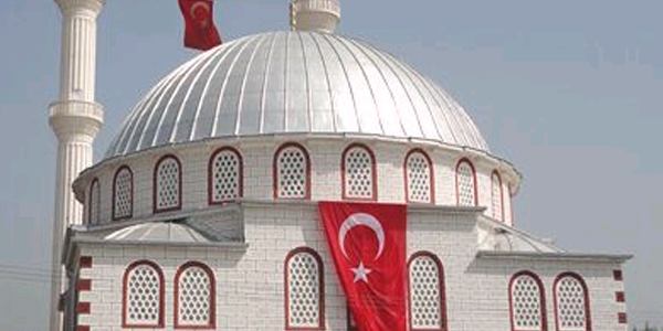 Erdemli'de Sarıyer Köyü Camisi ibadete açıldı
