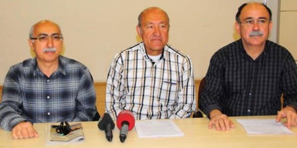 Başörtüsü düşmanı profesöre destek!