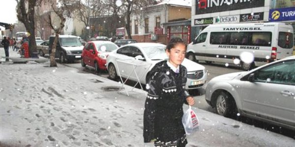 Kars'a kış geri geldi