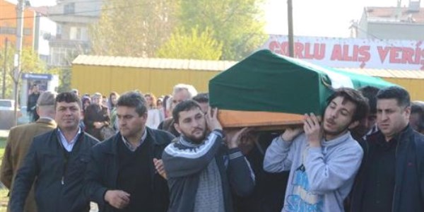 Ölü bulunan liseli toprağa verildi