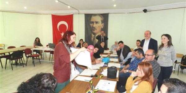Öğretmenler hızlı okuma eğitimi aldı