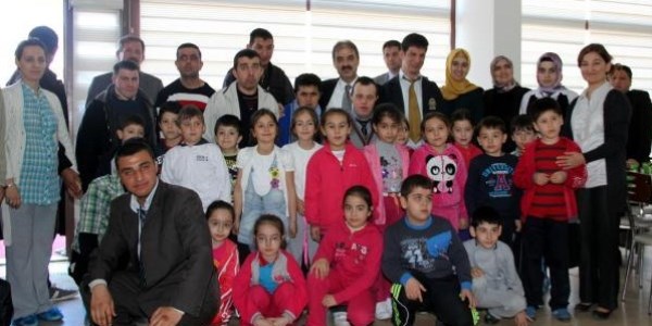 Zihinsel engelli çocukların öğretme sevinci