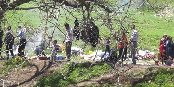 Çatışma bölgesinde piknik