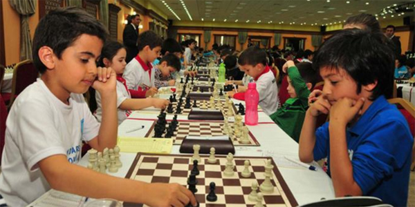 Satranç turnuvasında final heyecanı