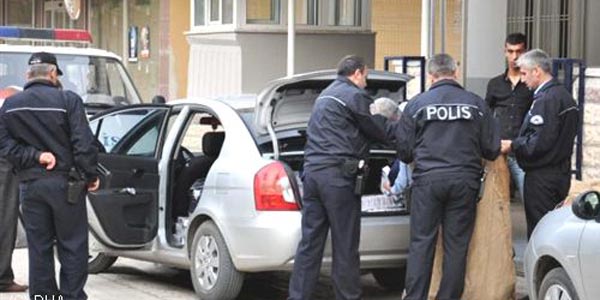 İslahiye'de kaçak sigara operasyonu: 3 gözaltı