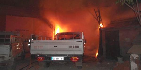 Sümer Mahallesi'nde işyeri yandı