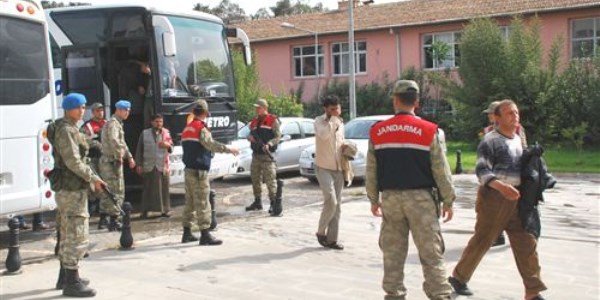 Küçükbaş hayvan kaçakçısı 87 zanlı, adliyeye sevk edildi