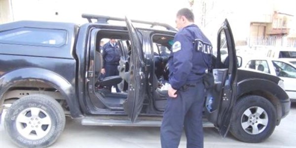 Eşinin şikayet ettiği koca kovalamacada yakalandı