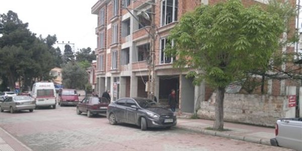 İnşaattan düşen sıvacı hayatını kaybetti