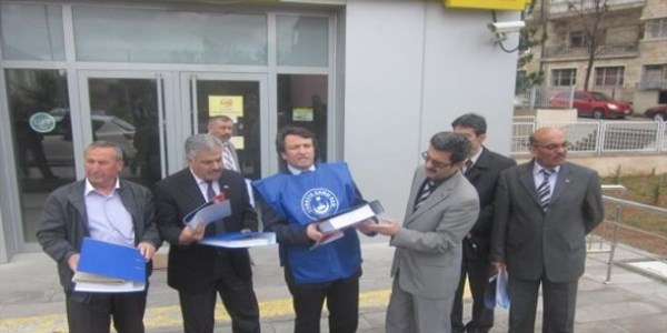 Memurların dilekçeleri, Başbakanlığa gönderildi