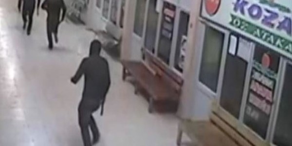 Eli sopalı magandalar iş başında