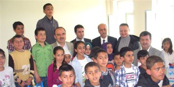 Elazığ'da gençlik merkezi açıldı