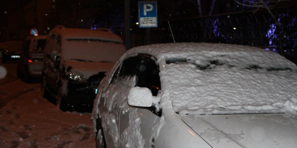 Ardahan yağan karla beyaza büründü