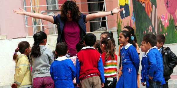 Köylülerin ısrarıyla Sibel öğretmen köye döndü