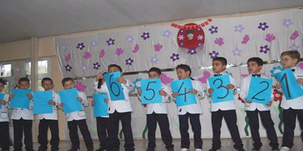 Kula'da miniklerin okuma bayramı coşkusu