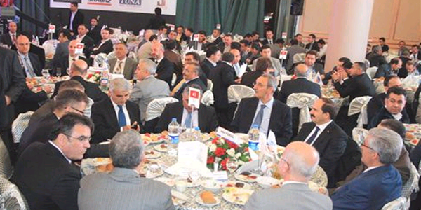 2013 ekonomi ödülleri sahiplerini buldu