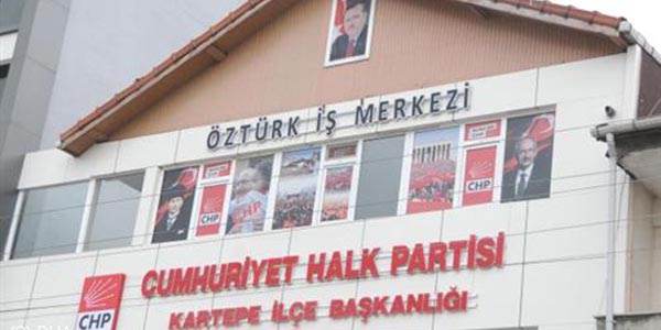 CHP ile bina sahibi arasında erdoğan posterli tahliye çekişmesi